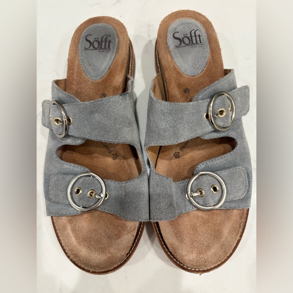 🩴Sofft Blue and Tan Sandals with Adjustable Straps